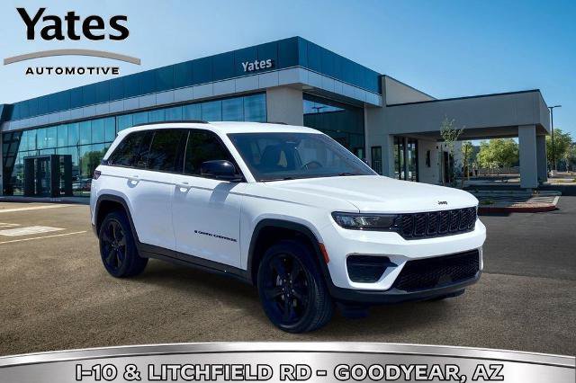 Used 2023 Jeep Grand Cherokee Altitude AWD/4WD image 1