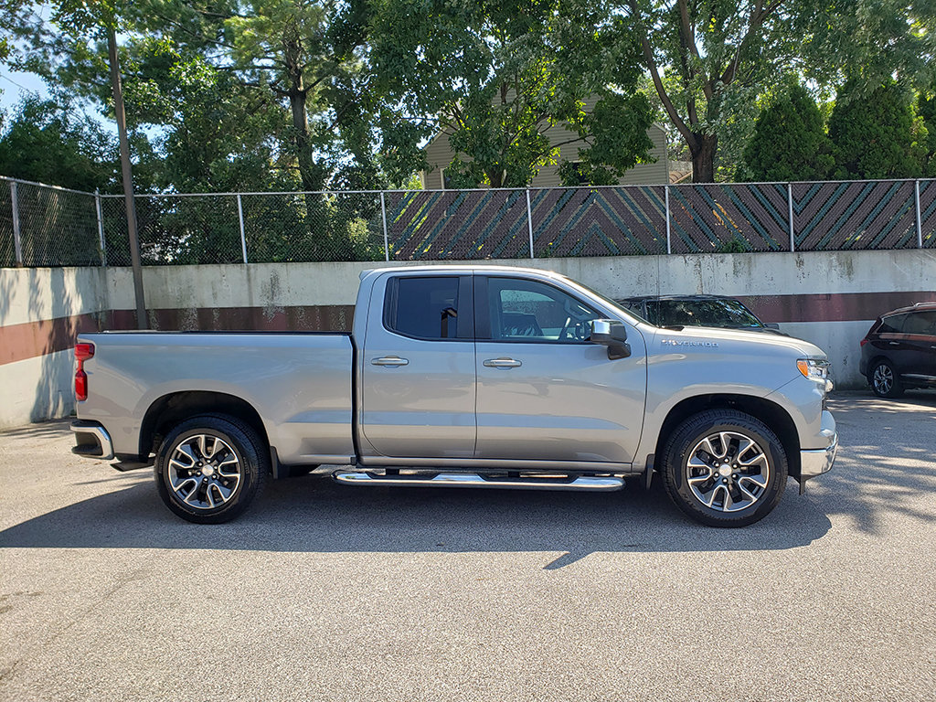Used 2024 Chevrolet Silverado 1500 LT w/ Protection Package RWD image 4