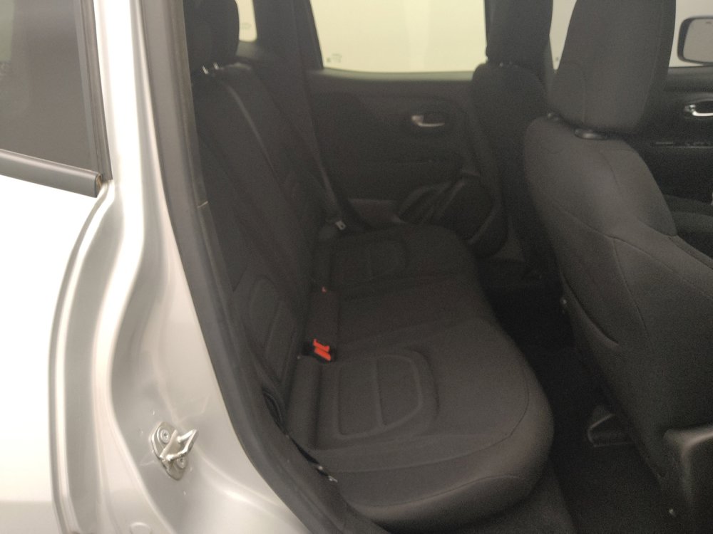 Used 2021 Jeep Renegade Latitude AWD/4WD image 19