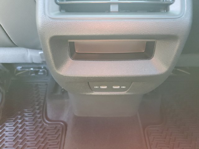 Certified 2025 Volkswagen Tiguan SE R-Line FWD image 22