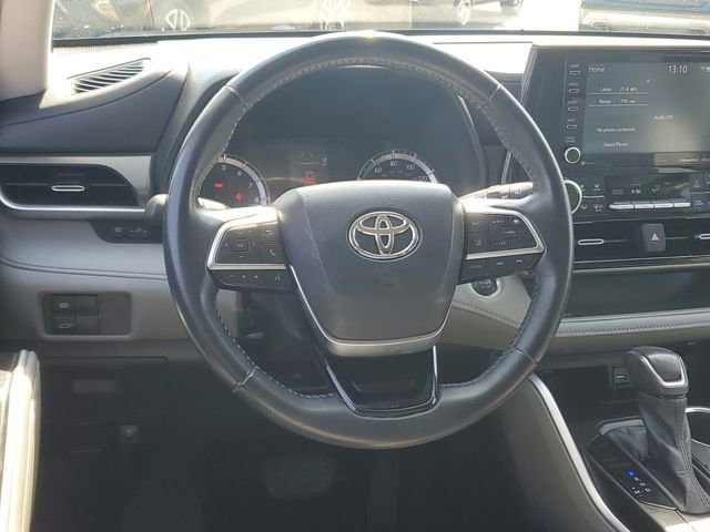 Used 2021 Toyota Highlander LE image 9