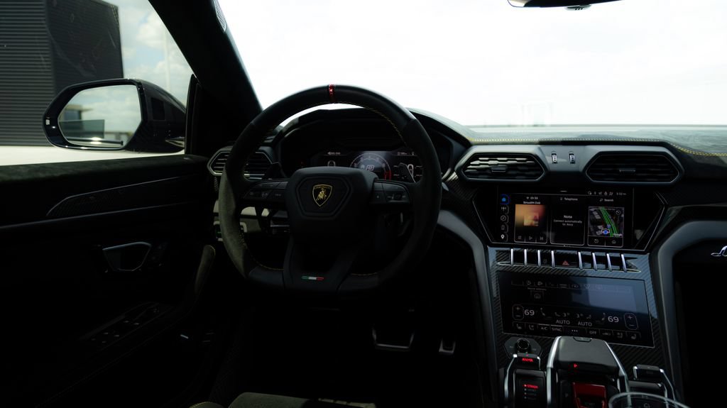 Used 2023 Lamborghini Urus Performante AWD/4WD image 31