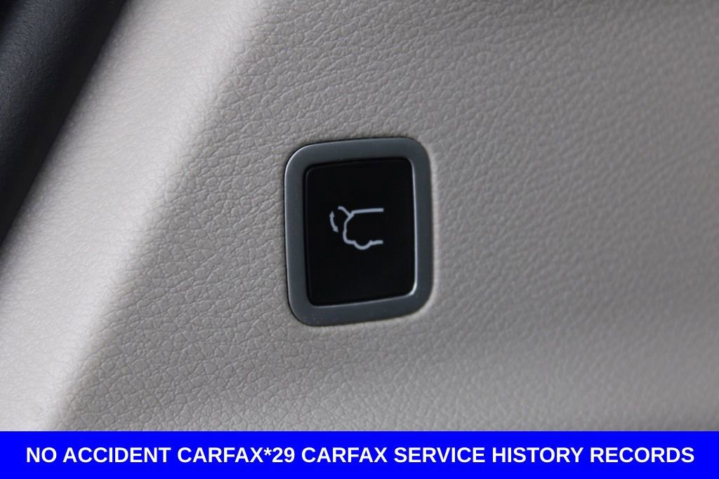 Used 2018 Chrysler Pacifica Touring-L Plus image 11