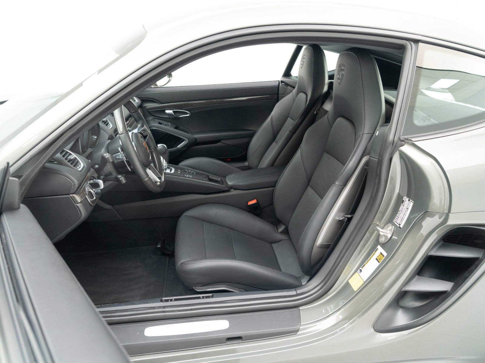 Certified 2025 Porsche 718 Cayman image 17