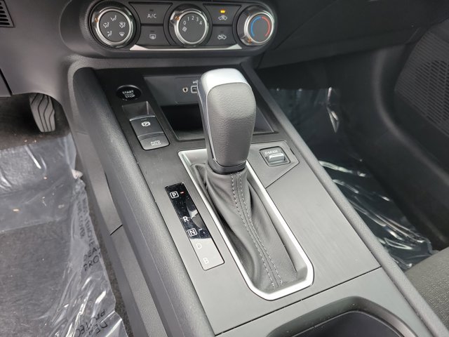 Used 2025 Nissan Kicks S image 30