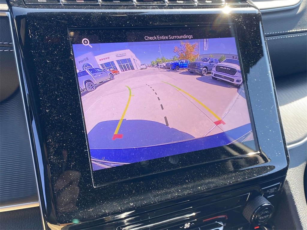 New 2025 Jeep Grand Cherokee L Laredo image 19