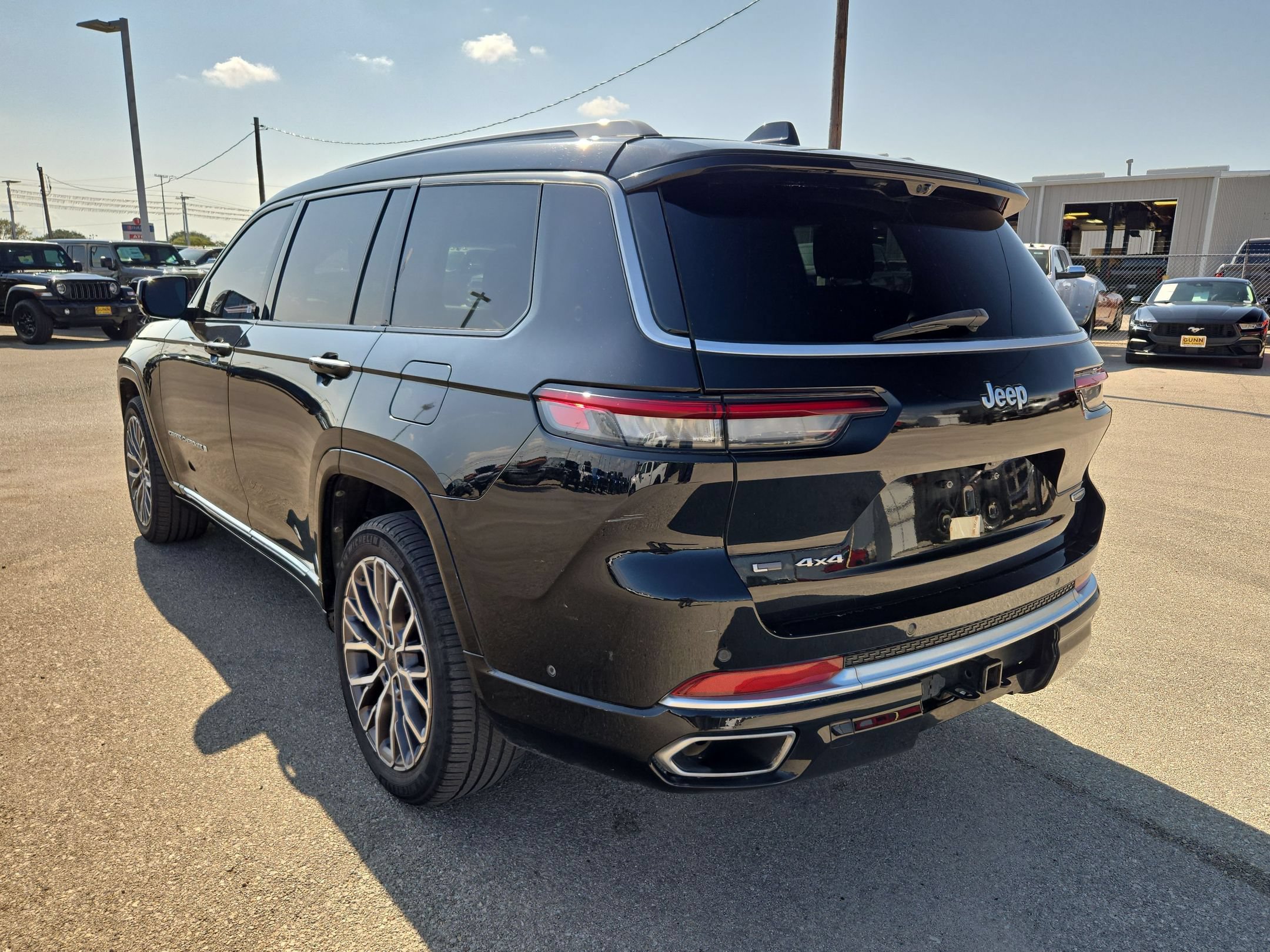 Used 2021 Jeep Grand Cherokee L Summit AWD/4WD image 5