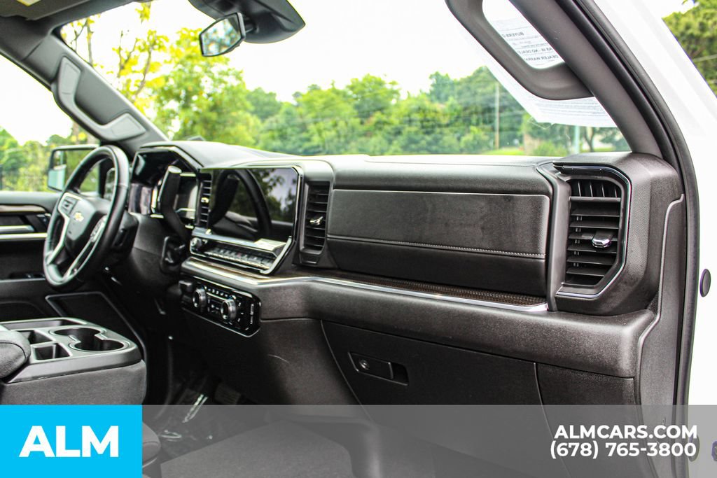 Used 2025 Chevrolet Silverado 1500 LT RWD image 22