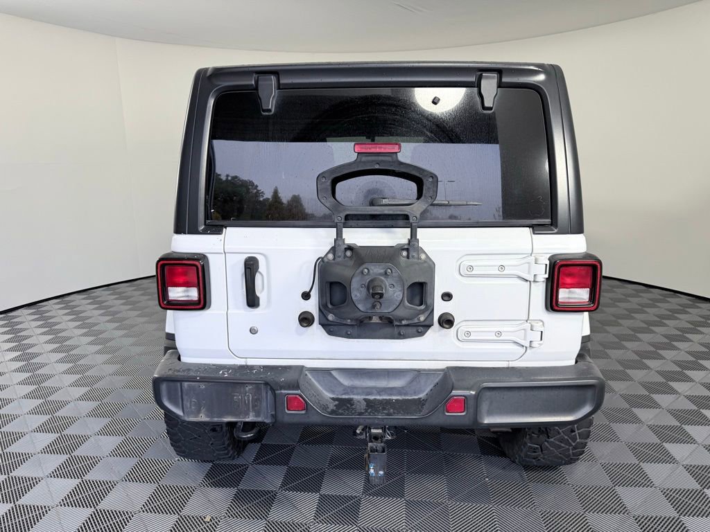 Used 2018 Jeep Wrangler Unlimited Sahara image 4