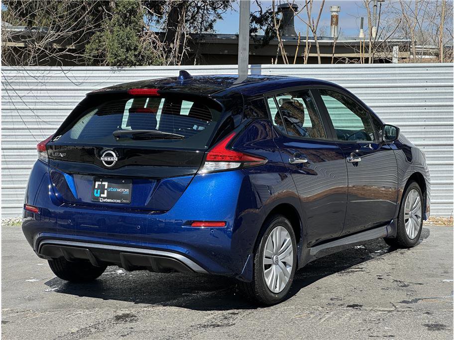 Used 2025 Nissan Leaf S image 10