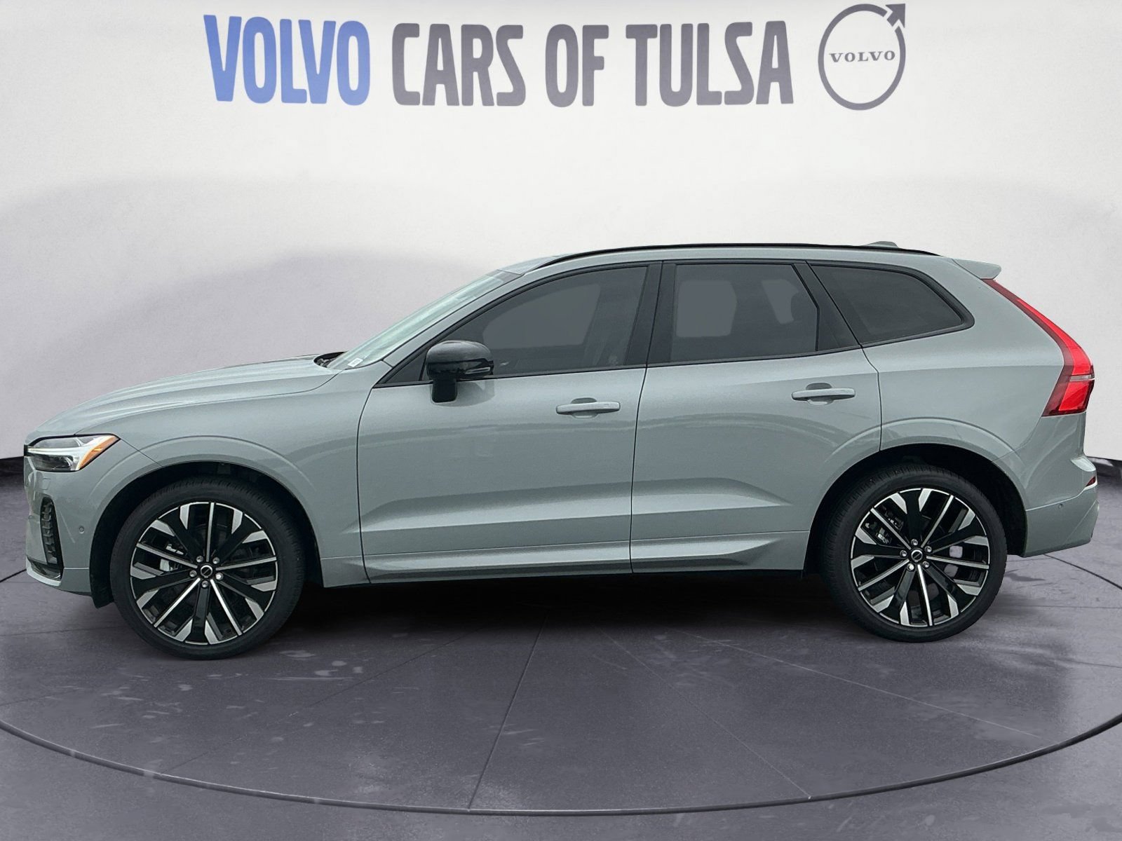 New 2026 Volvo XC60 B5 Ultra w/ Protection Package Premier AWD/4WD image 2