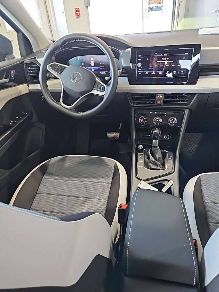 New 2026 Volkswagen Taos S image 24