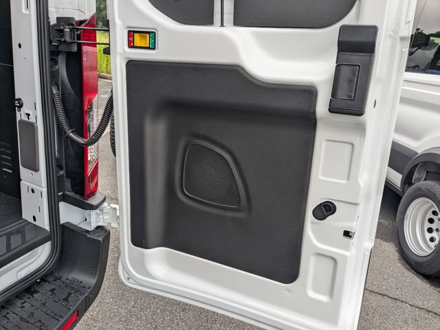 New 2026 Ford Transit 250 148 Medium Roof RWD image 21