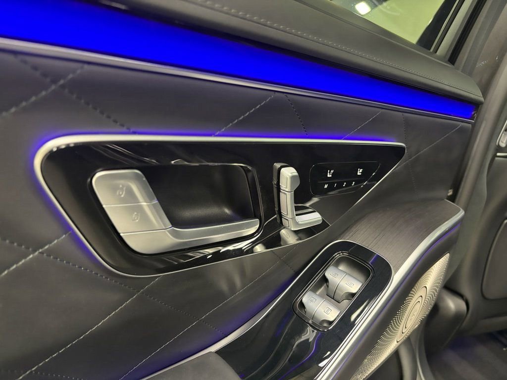 Used 2022 Mercedes-Benz S 580 4MATIC Sedan w/ AMG Line Package image 29