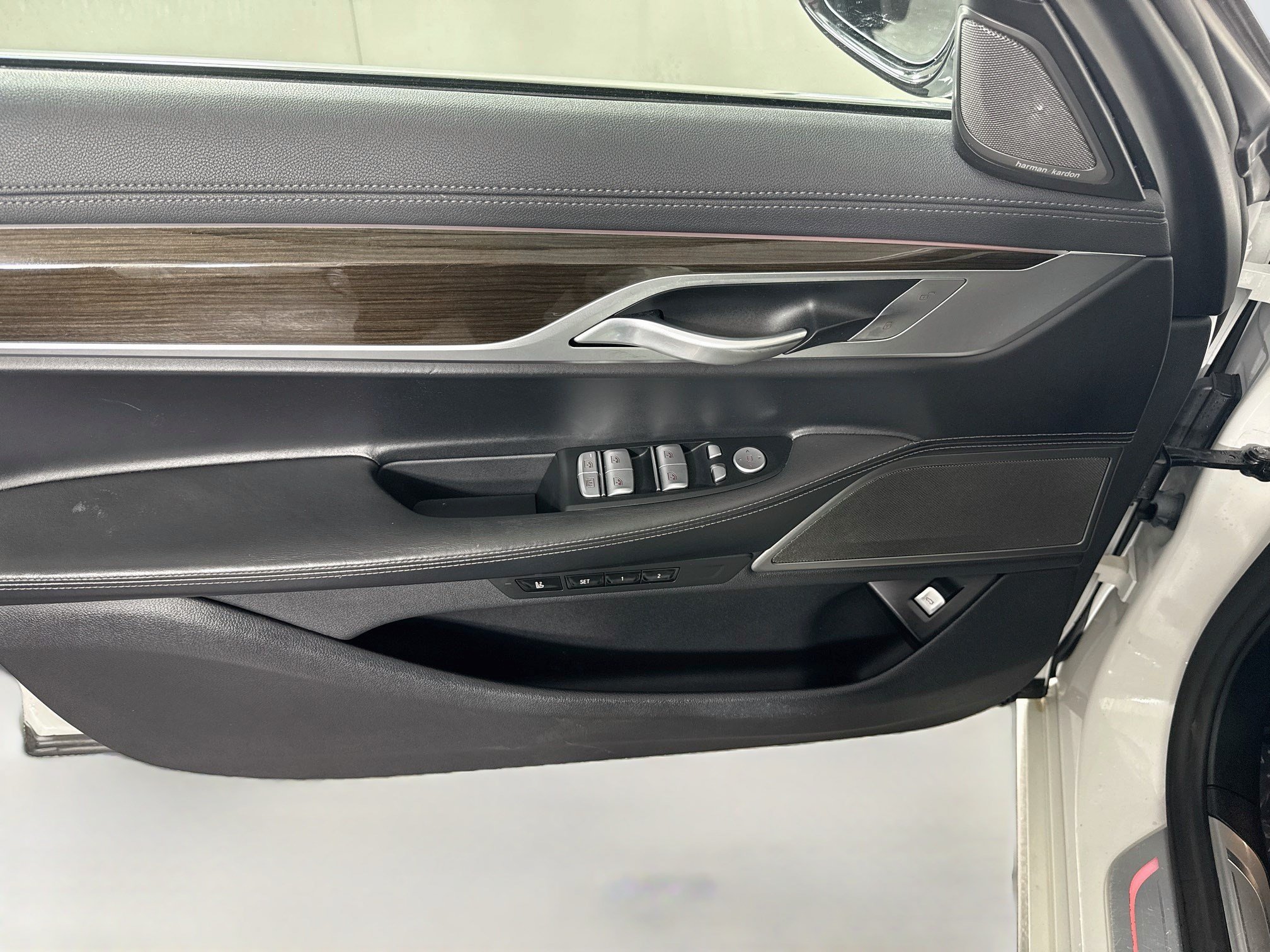 Used 2020 BMW 740i RWD image 24