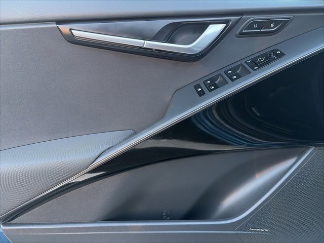 Used 2023 Kia Niro SX image 15