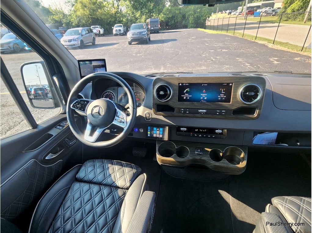 Used 2024 Mercedes-Benz Sprinter 3500 image 3