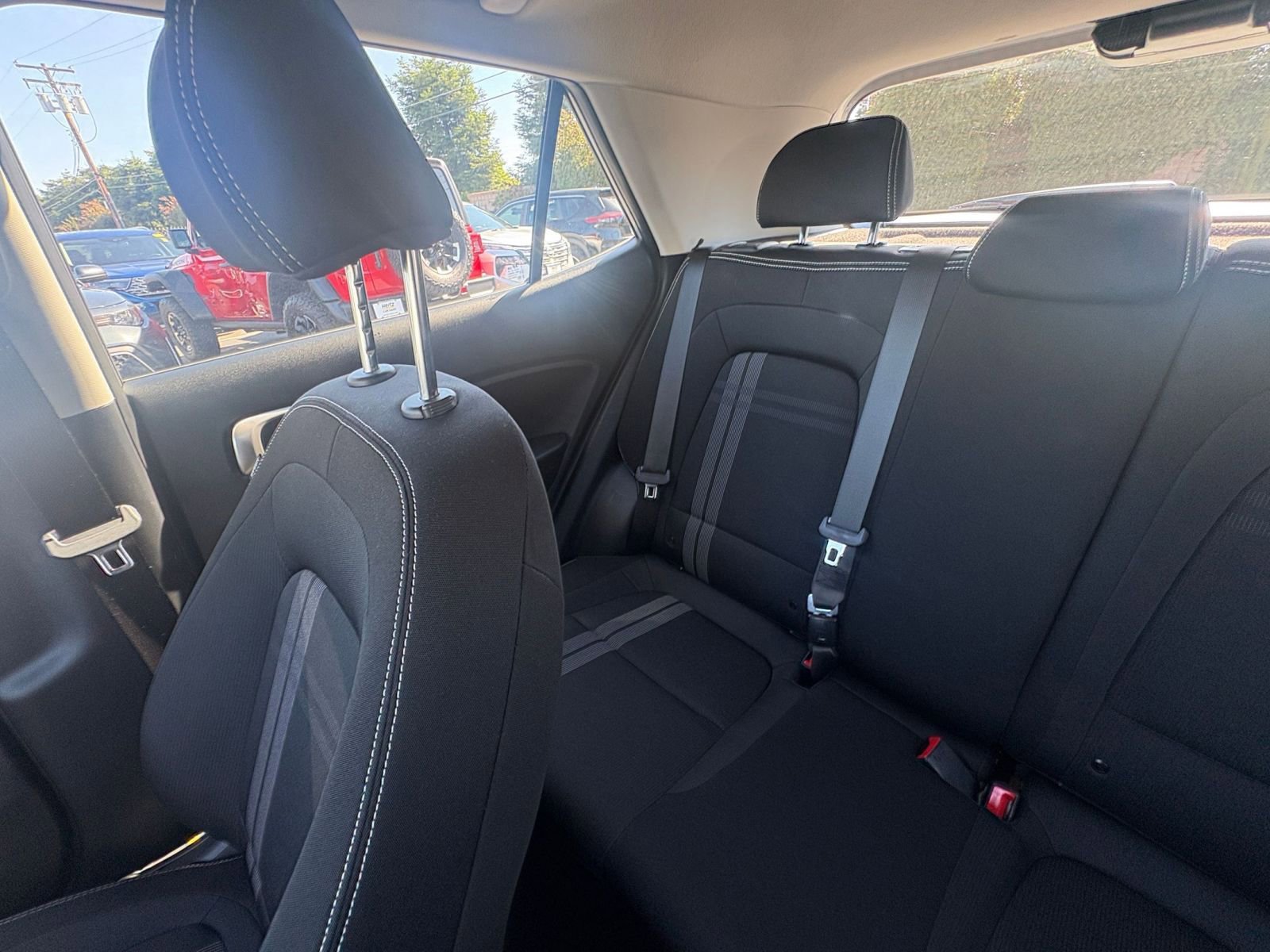 Used 2025 Hyundai Venue SEL FWD image 39