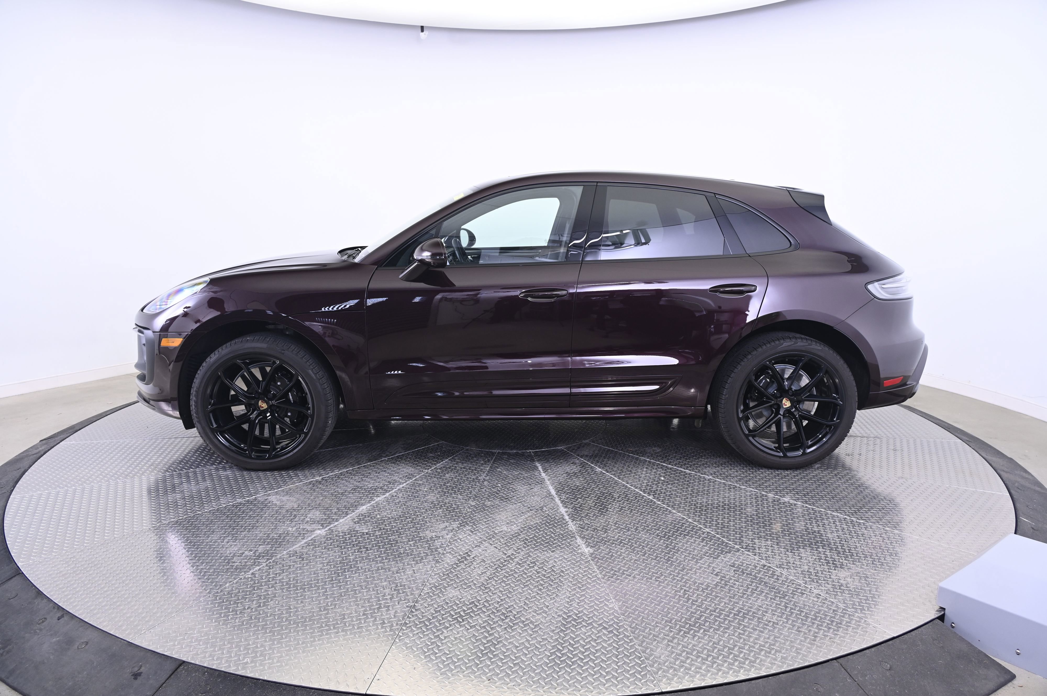 Used 2024 Porsche Macan GTS image 2