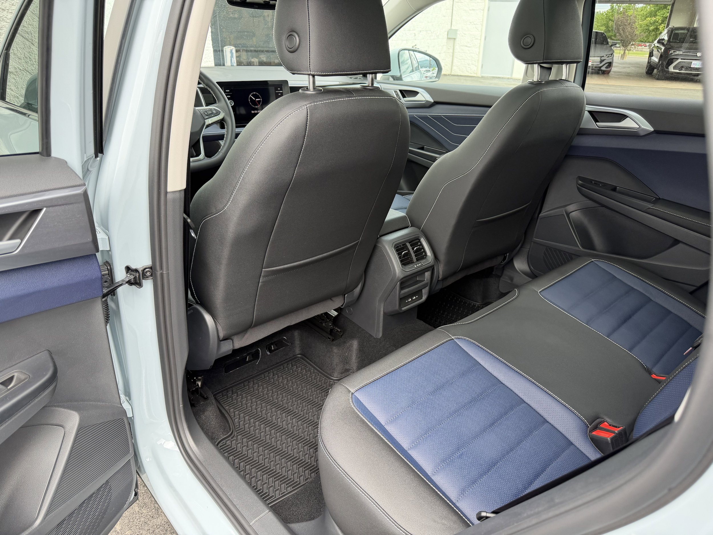 New 2026 Volkswagen Taos SEL AWD/4WD image 26