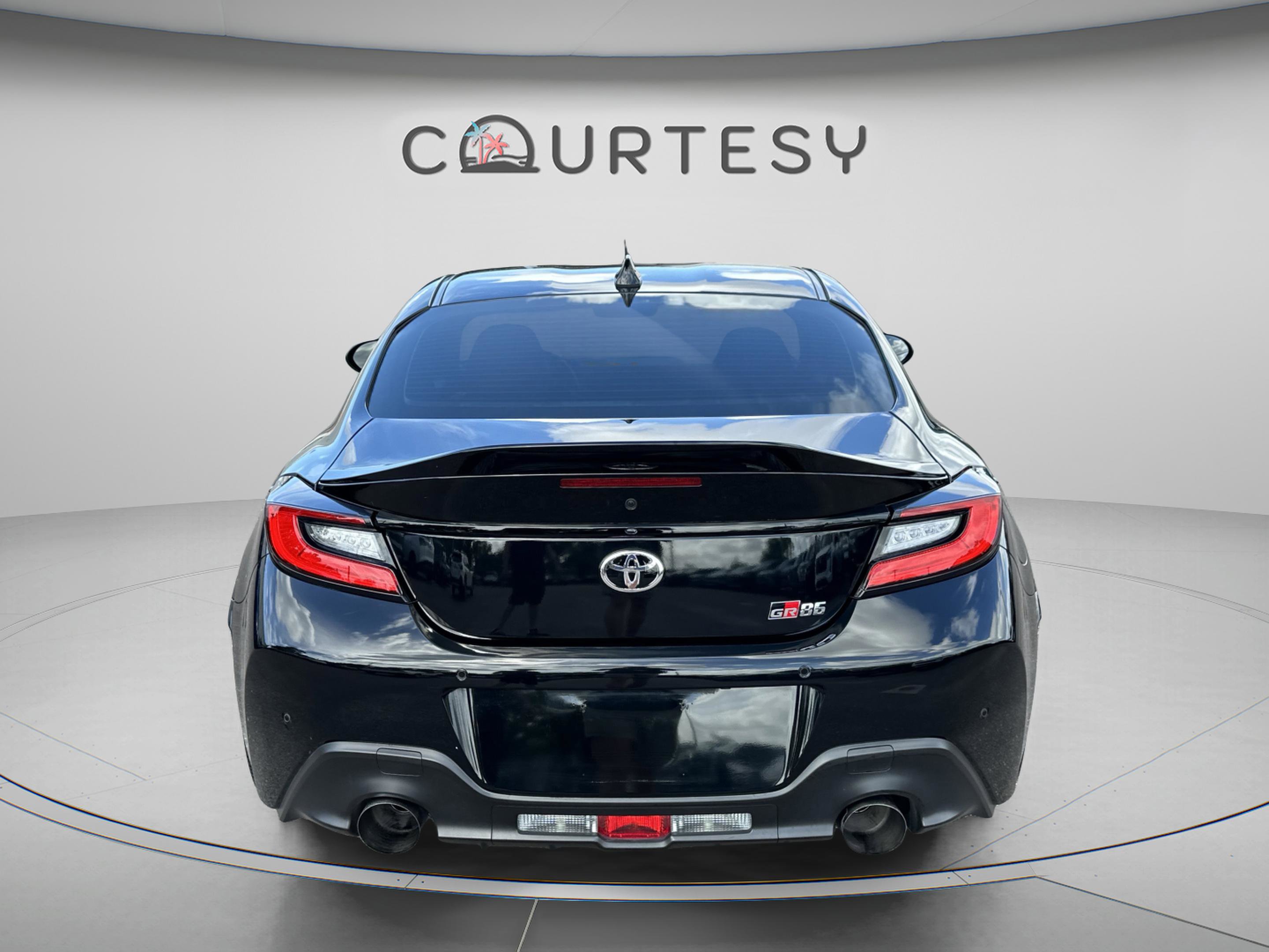 Used 2022 Toyota GR86 Premium image 4