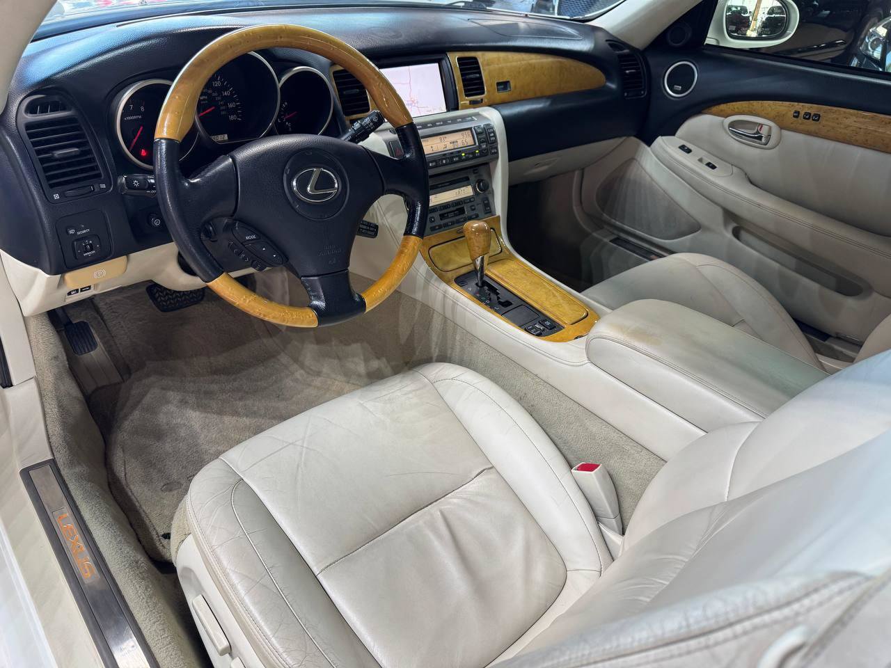 Used 2004 Lexus SC 430 Convertible RWD image 12