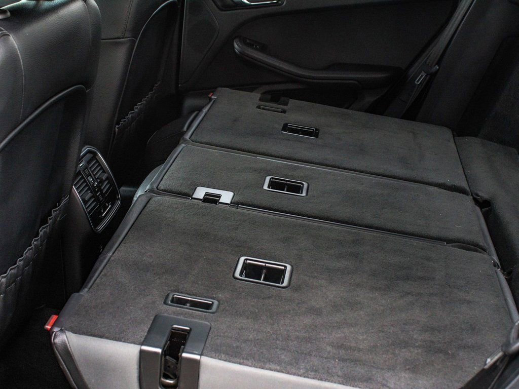 Used 2020 Porsche Macan image 36