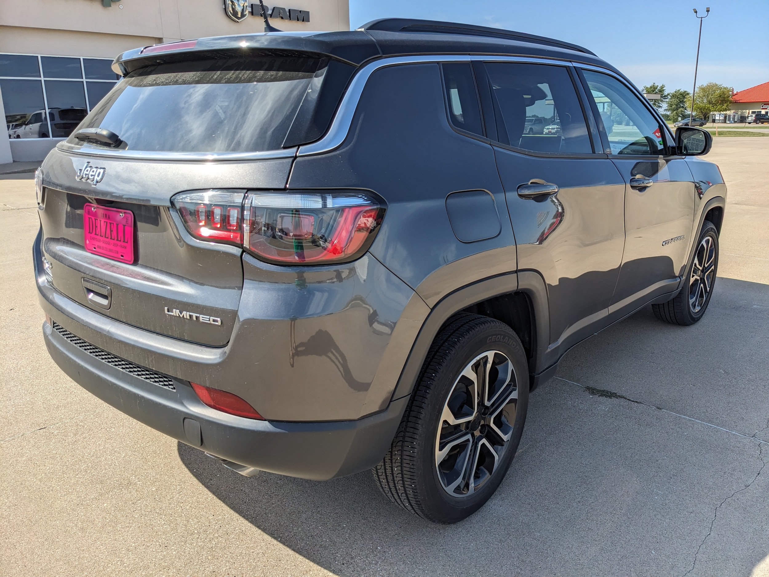 Used 2022 Jeep Compass Limited AWD/4WD image 8