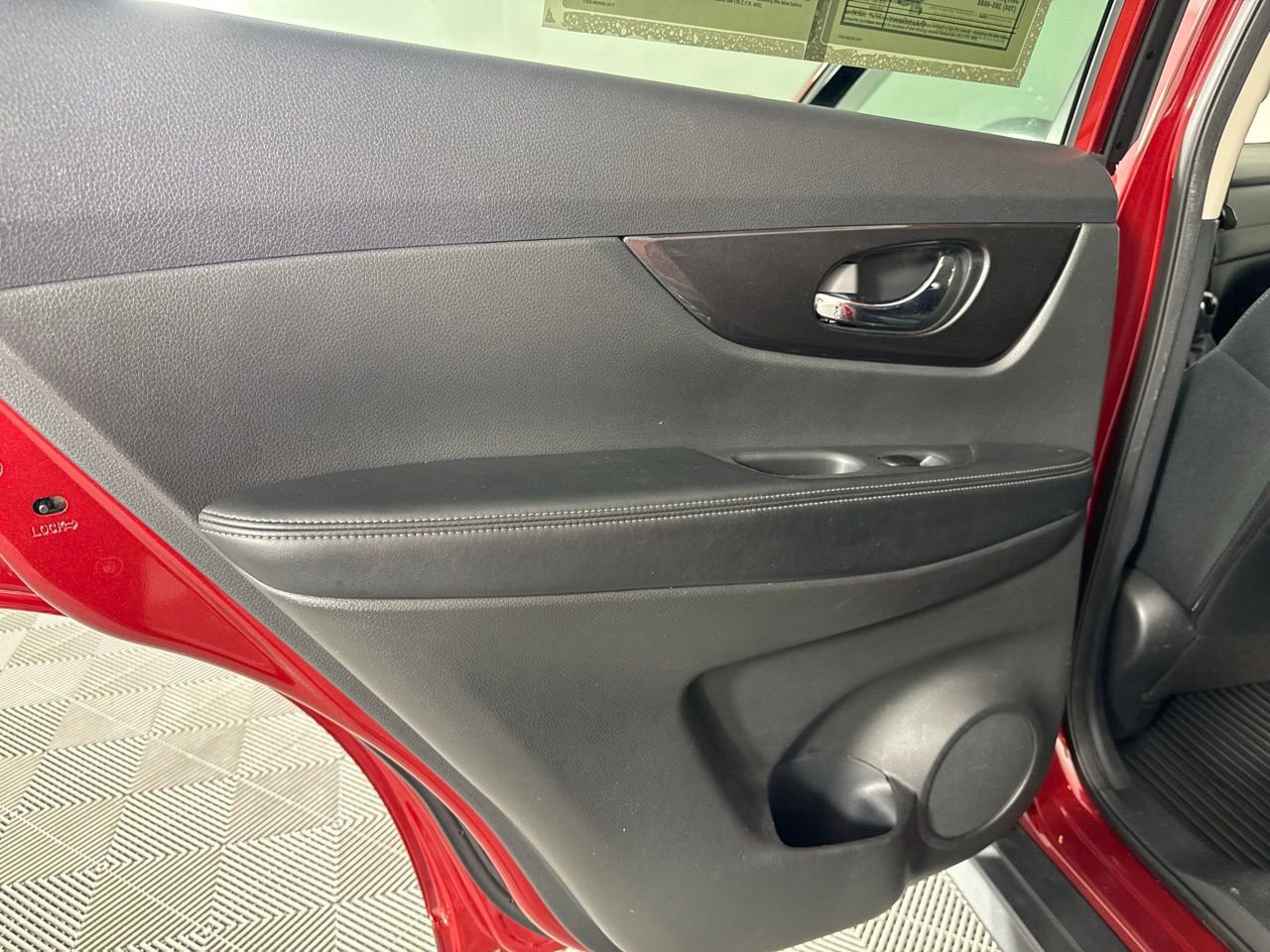 Used 2019 Nissan Rogue SV w/ Sun & Sound Touring Package image 30