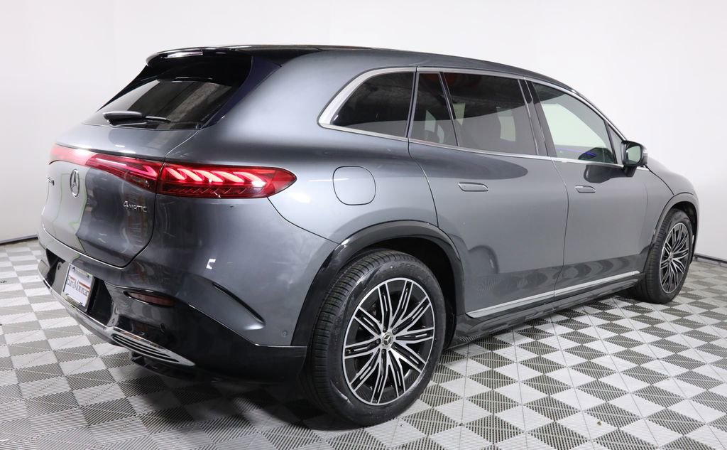 Used 2023 Mercedes-Benz EQS 580 4MATIC SUV w/ Exclusive Trim Package image 6