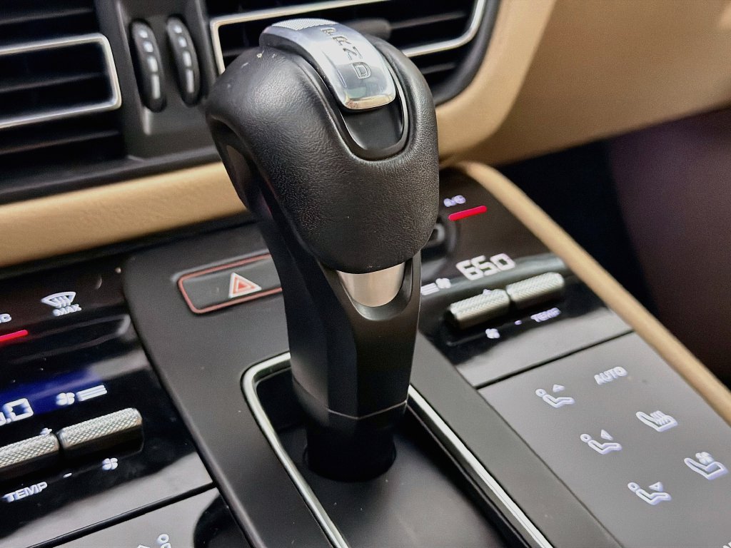 Certified 2023 Porsche Macan S AWD/4WD image 19