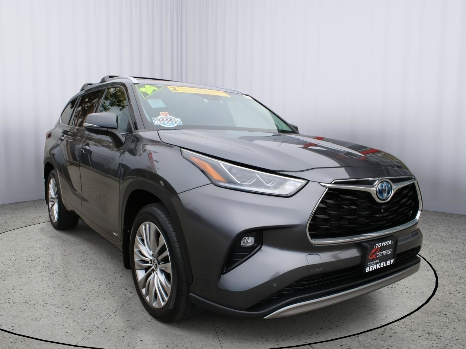 Used 2024 Toyota Highlander Platinum