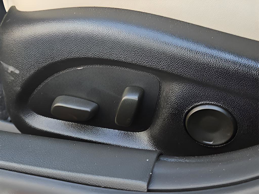 New 2025 Cadillac CT4 Premium Luxury image 18