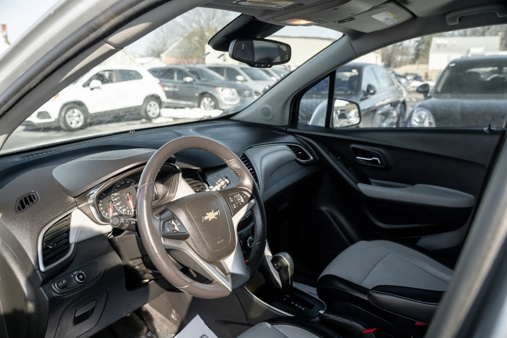 Used 2018 Chevrolet Trax LT w/ LT Convenience Package image 6