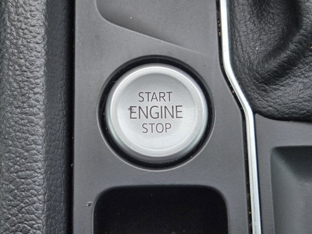 Used 2023 Volkswagen Atlas Cross Sport SE FWD image 21
