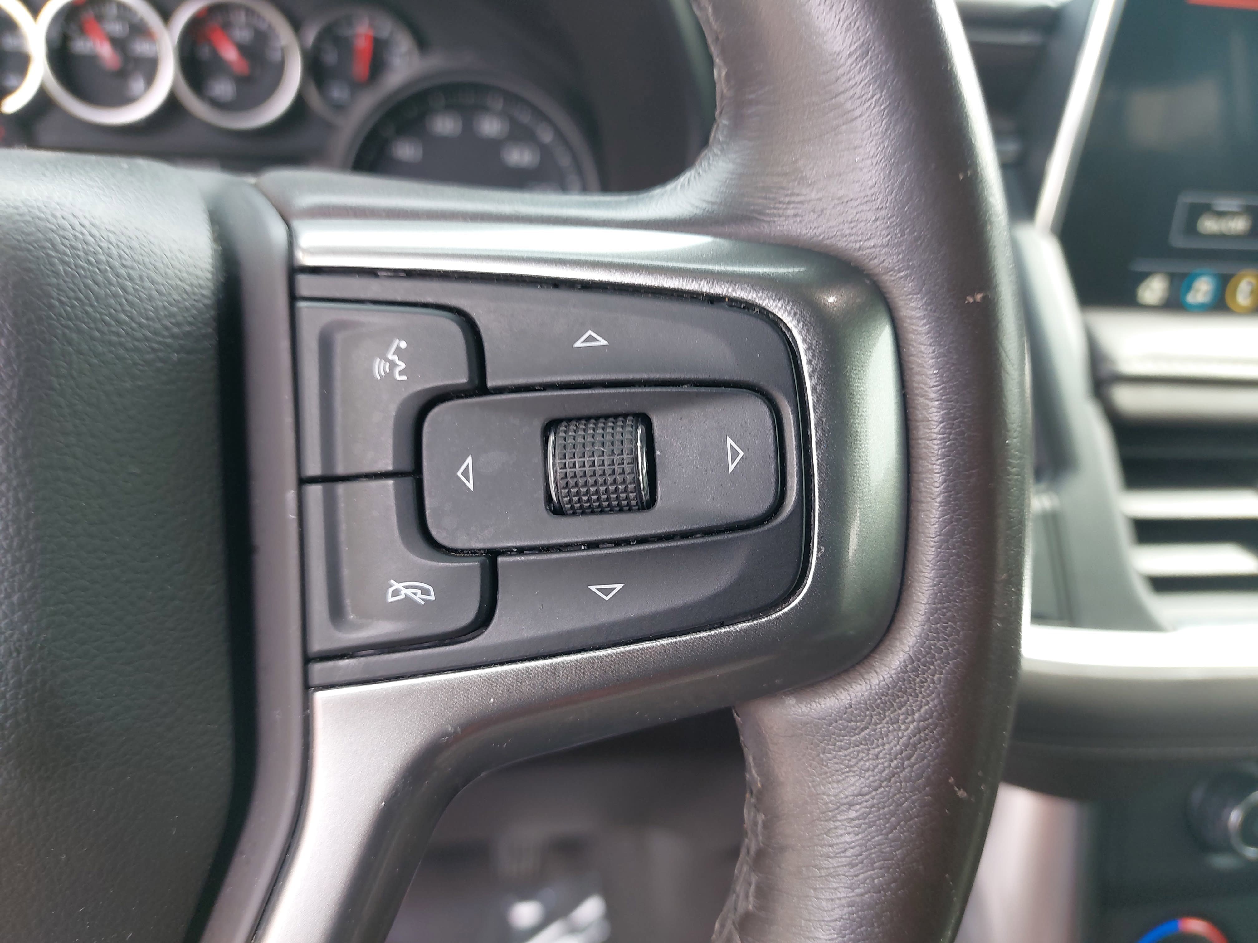 Used 2021 Chevrolet Tahoe LT w/ LT Signature Package image 19
