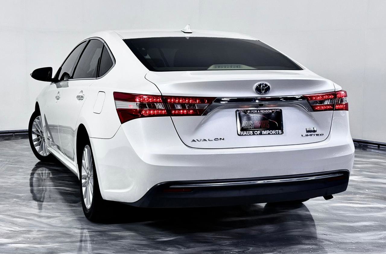 Used 2013 Toyota Avalon Limited w/ Technology Pkg FWD image 9