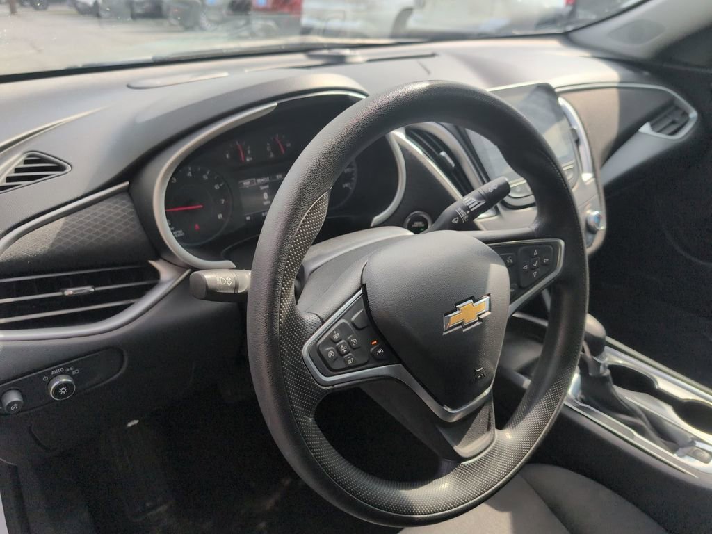 Used 2023 Chevrolet Malibu LT image 29