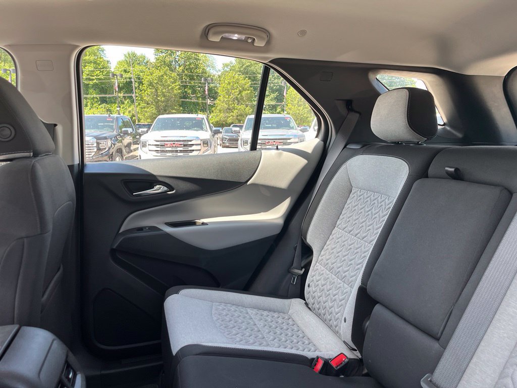 Used 2023 Chevrolet Equinox LS FWD image 17