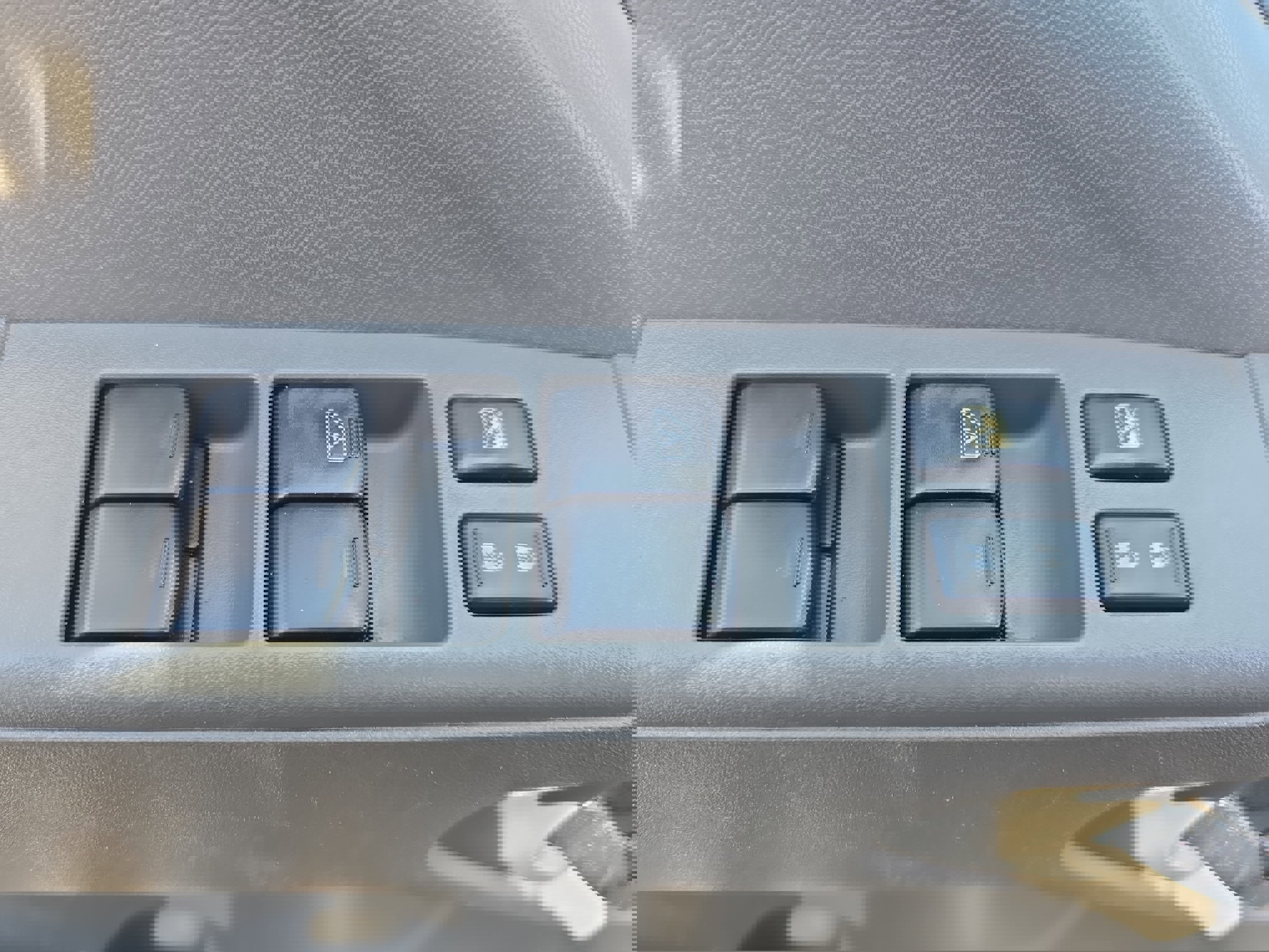 Used 2015 Nissan Frontier Desert Runner image 24