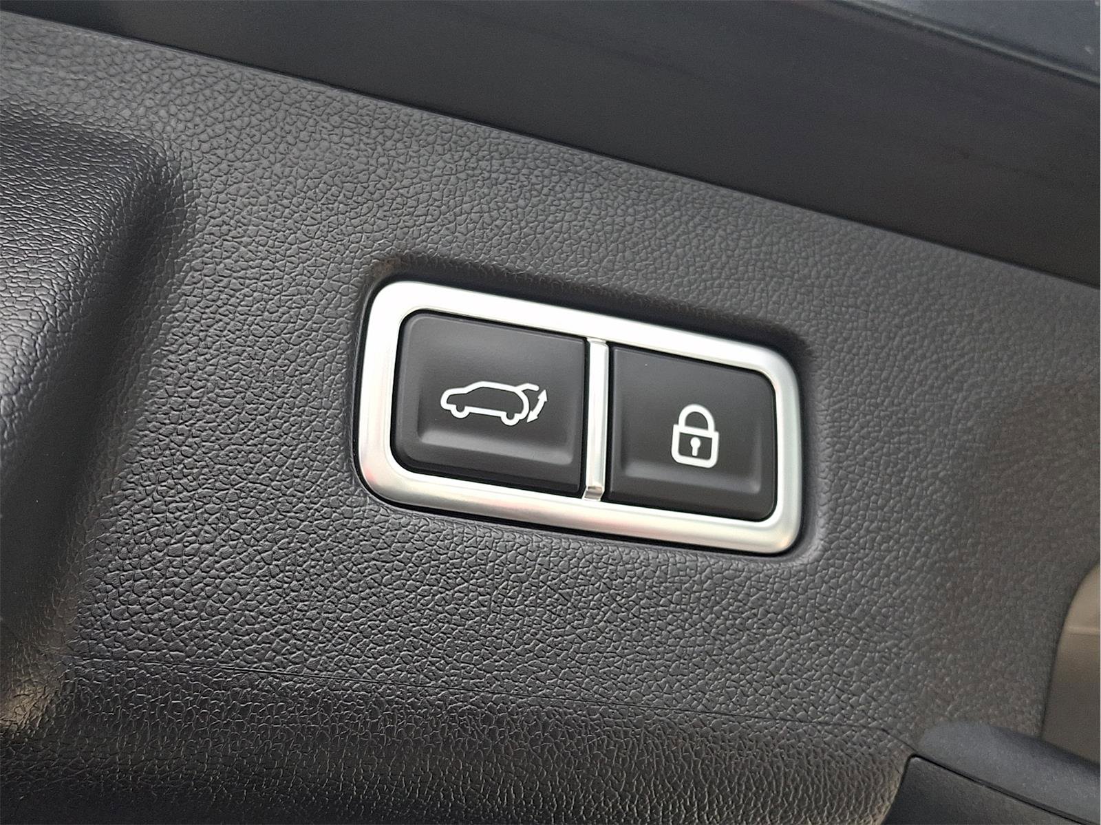 Used 2023 Kia Sorento EX image 12