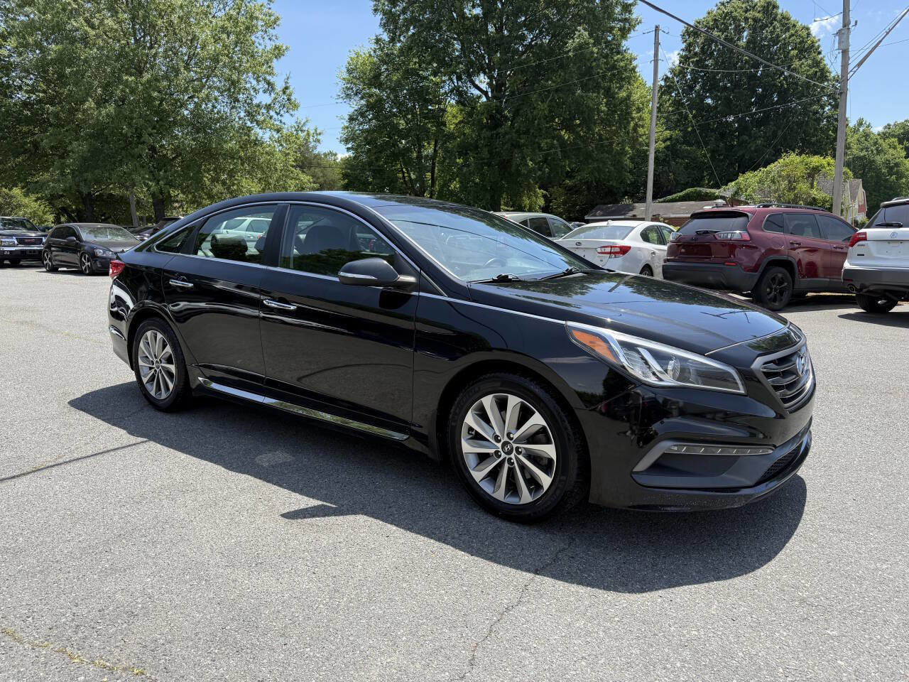 Used 2016 Hyundai Sonata Sport w/ Option Group 03 FWD image 4