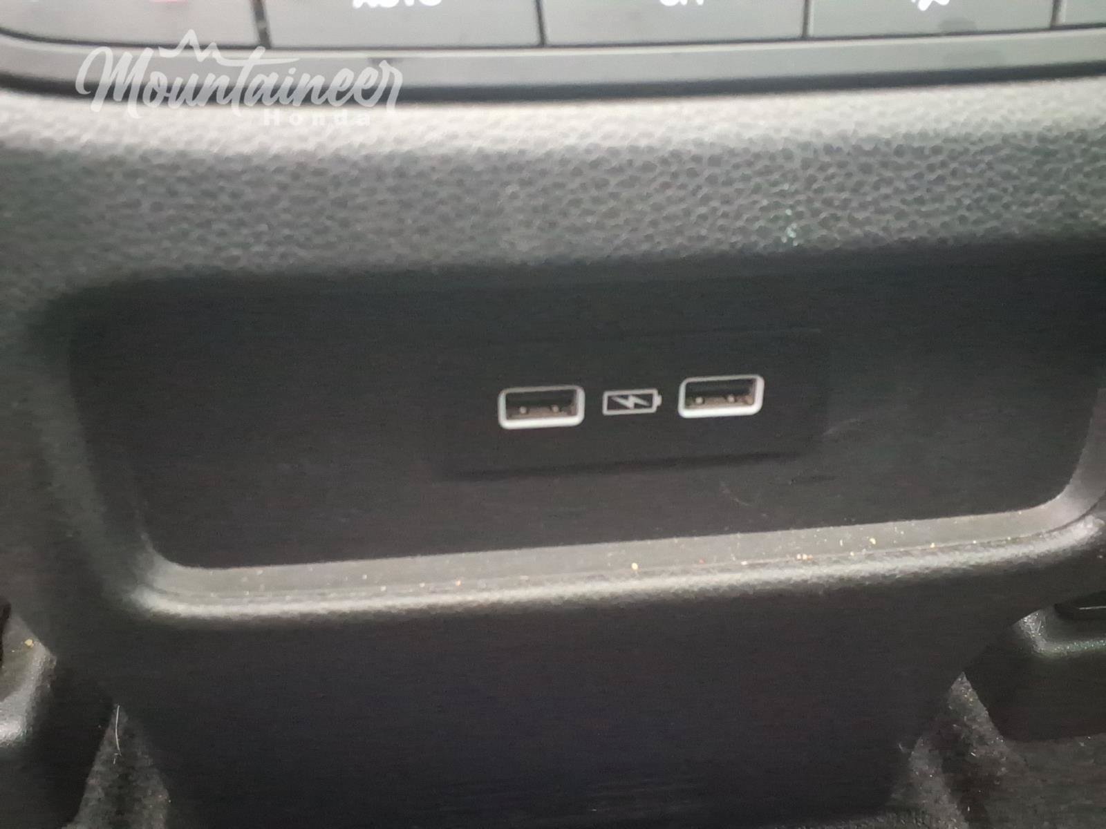 Used 2023 Honda Pilot Touring image 36