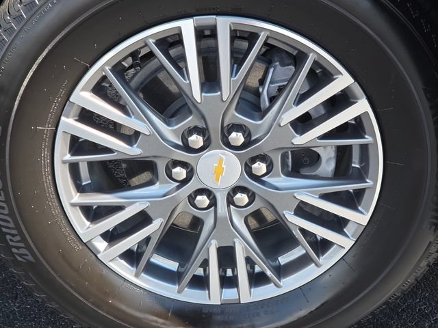 Used 2025 Chevrolet Traverse LT w/ LPO, Floor Liner Package FWD image 10