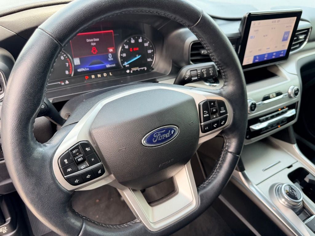 Certified 2022 Ford Explorer XLT w/ Equipment Group 202A RWD image 23