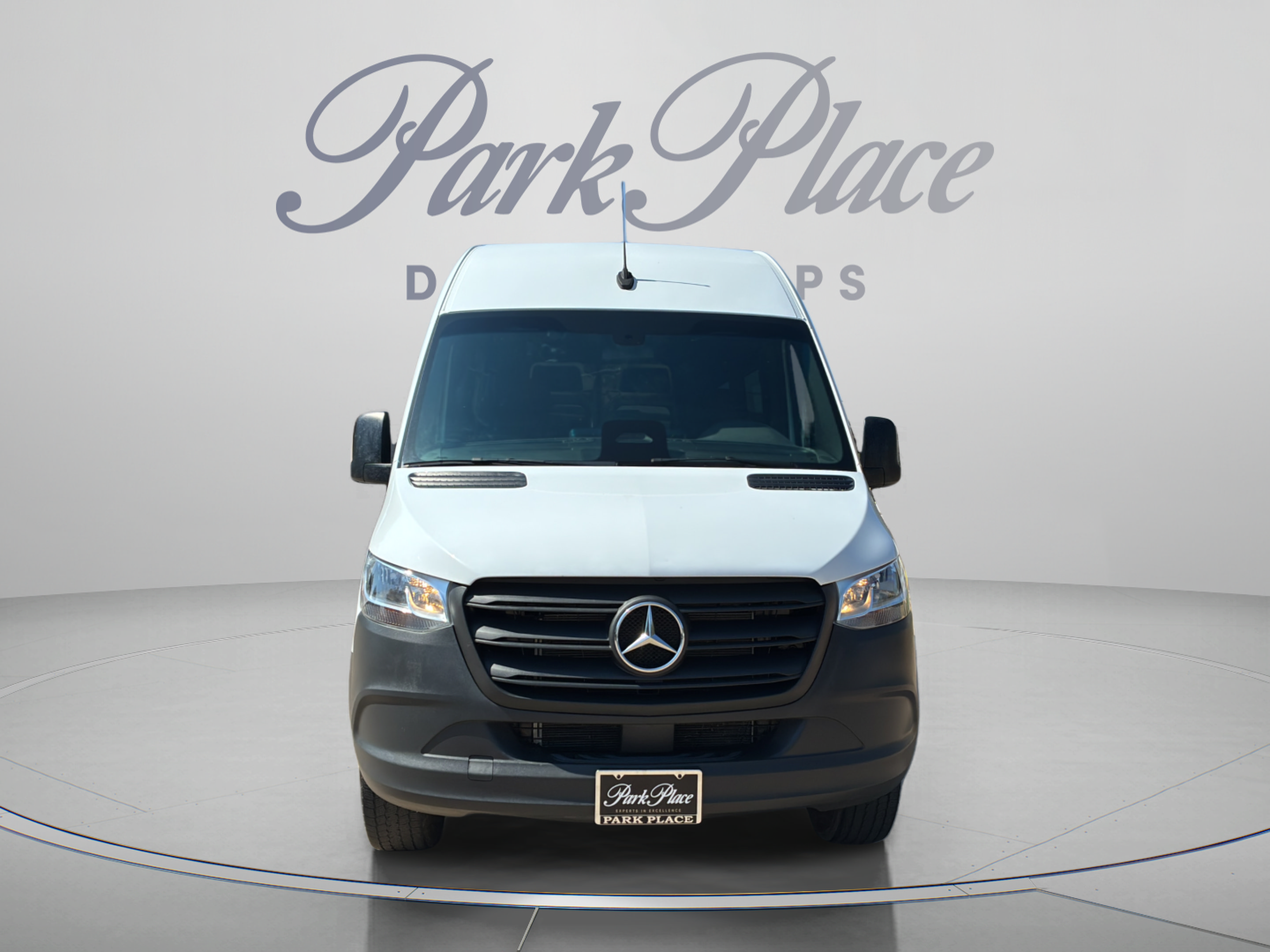 Used 2025 Mercedes-Benz Sprinter 2500 image 8