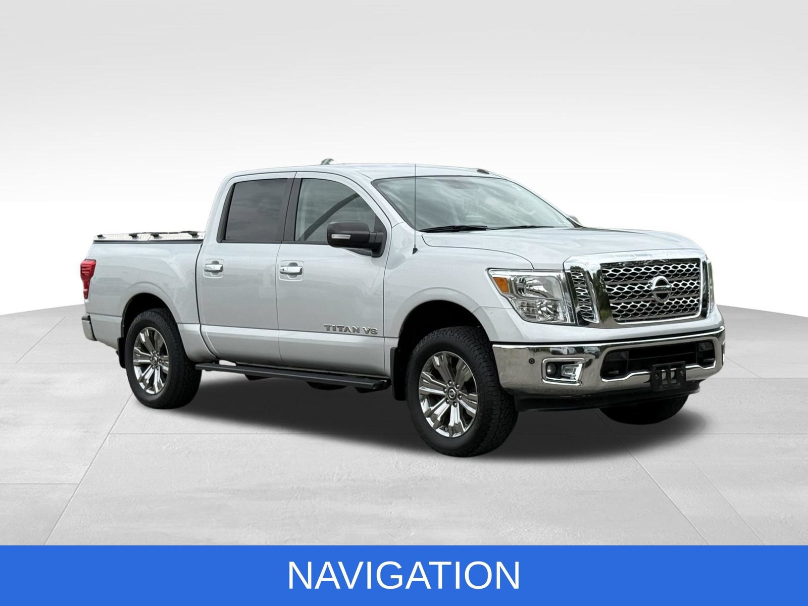Used 2019 Nissan Titan SV w/ SV Convenience Package AWD/4WD image 12