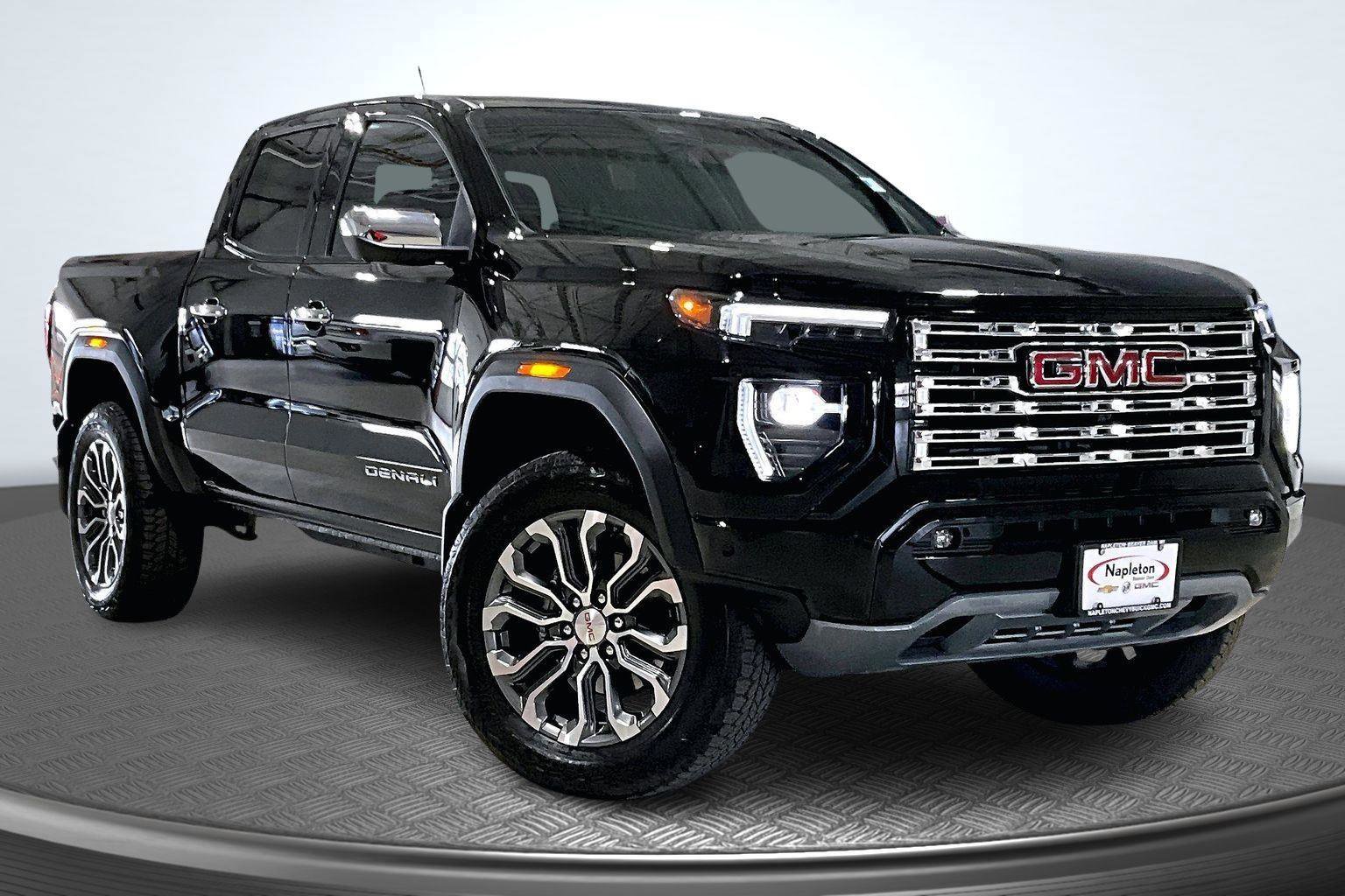 Used 2023 GMC Canyon Denali image 13