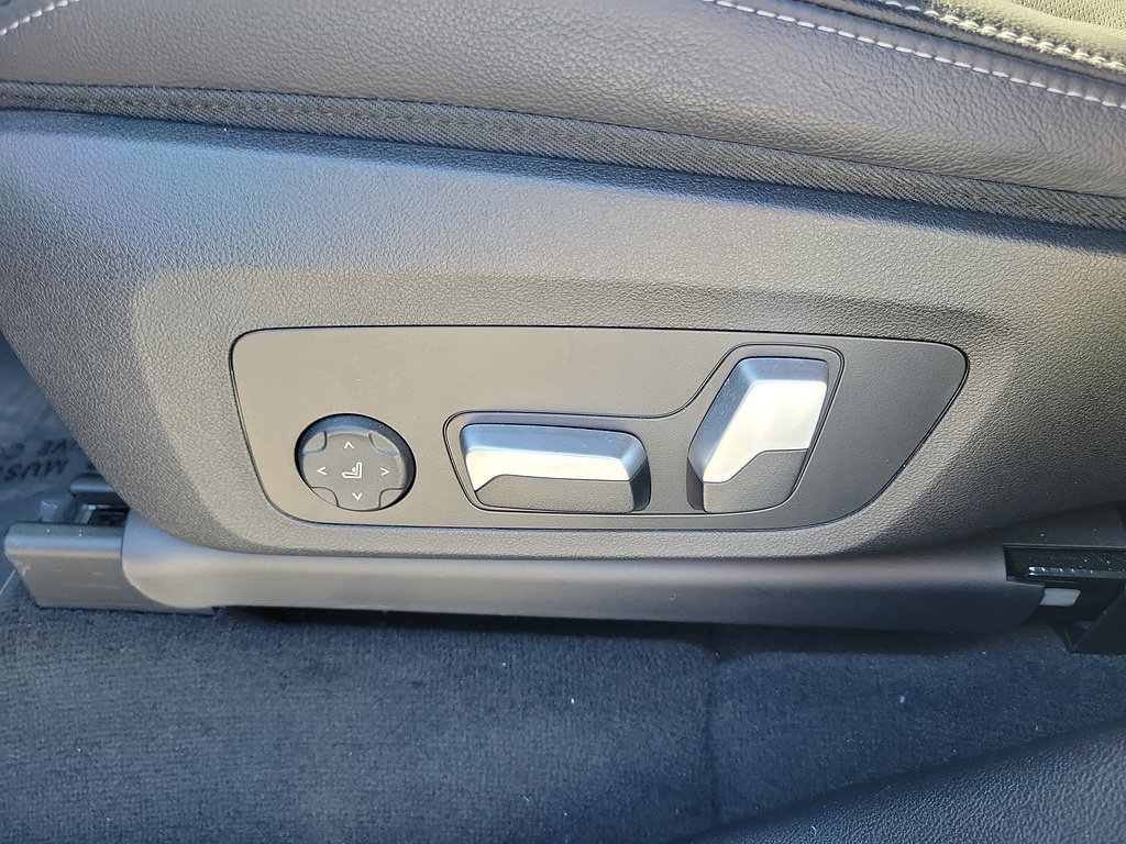 Used 2024 BMW X3 sDrive30i w/ M Sport Package RWD image 19