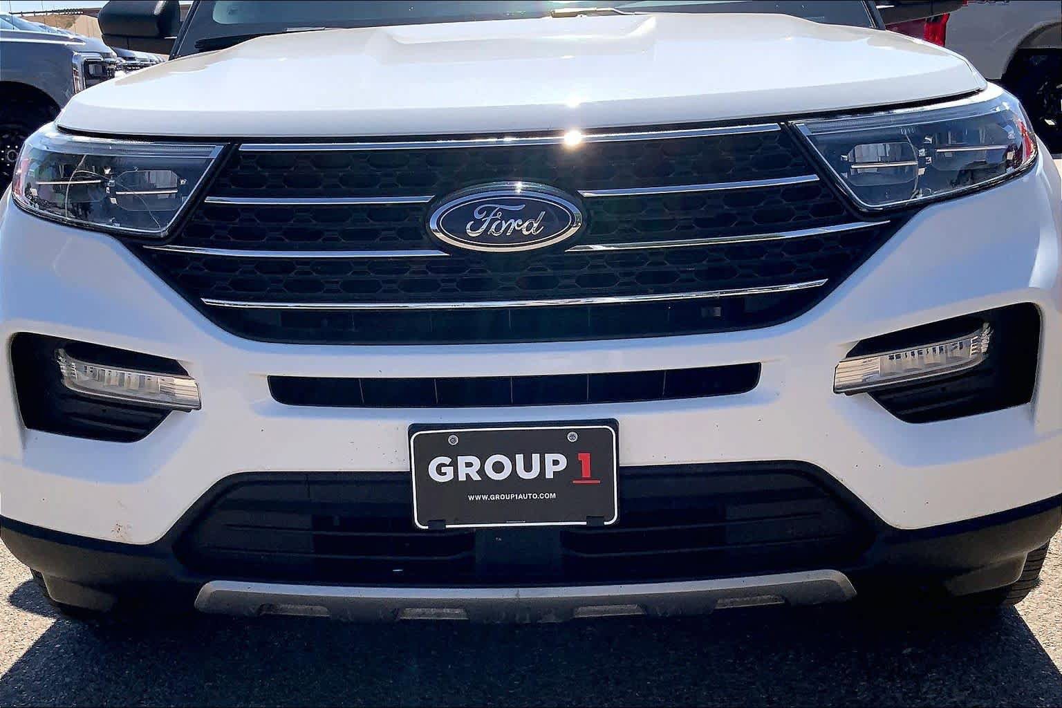 Used 2021 Ford Explorer XLT w/ Equipment Group 202A AWD/4WD image 30